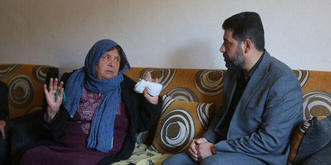 Lattakia Governor Visits the Woman Who Lost Her Children in the Recent Events in the Coastal Region and Offers His Condolences