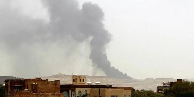 Reportan bombardeos de EEUU y Reino Unidos contra Hodeidah, Yemen