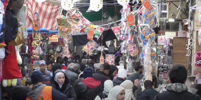 Ambiente de Ramadán en el mercado Al-Maskieh de Damasco