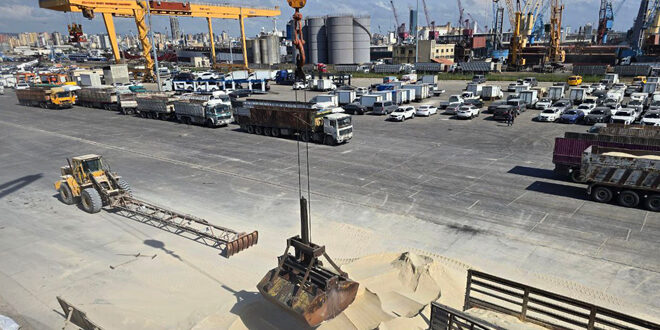 Yüksek Kaliteli Suriye Fosfatı Taşıyan Üçüncü Gemi, Romanya’ya Gitmek Üzere Tartus Limanı’ndan Ayrılmaya Hazırlanıyor